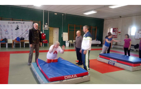 Le cours des seniors premier groupe marche à fond !!!!!!!!!!!!!!!